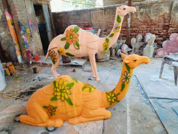 Decorative Camel Sculpture Set